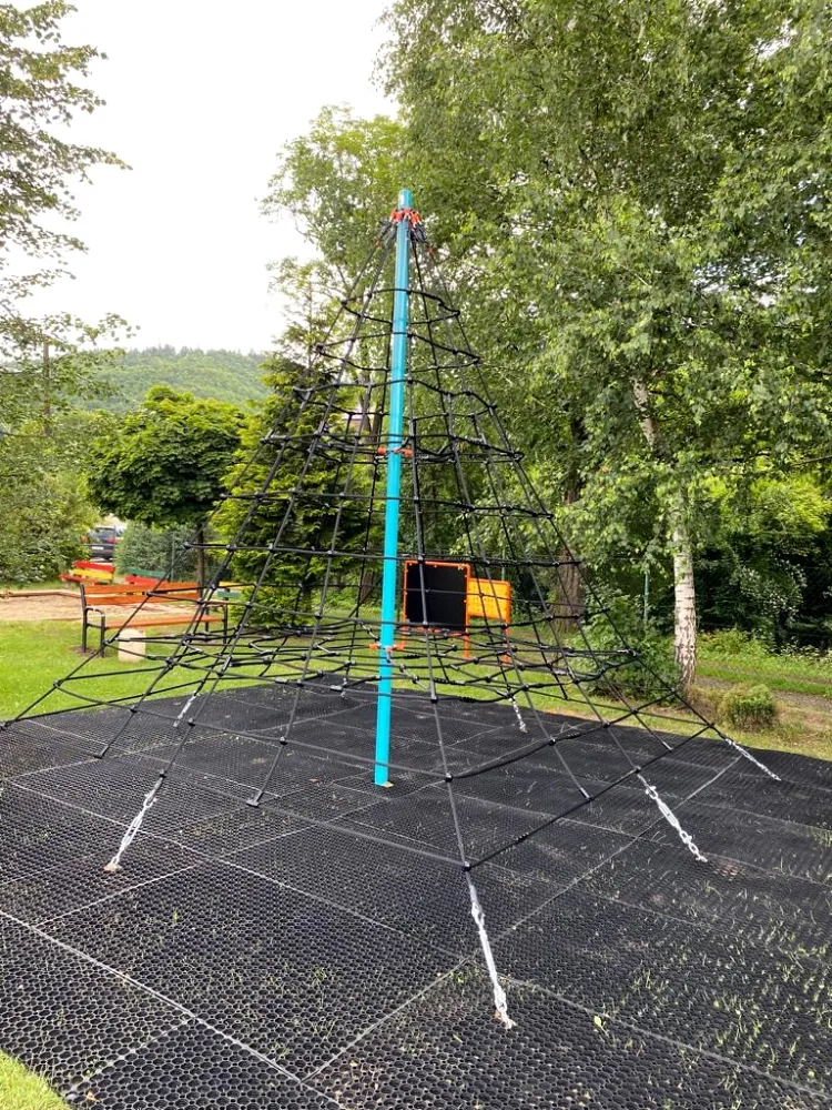 Soft rubber grass reinforcement mat